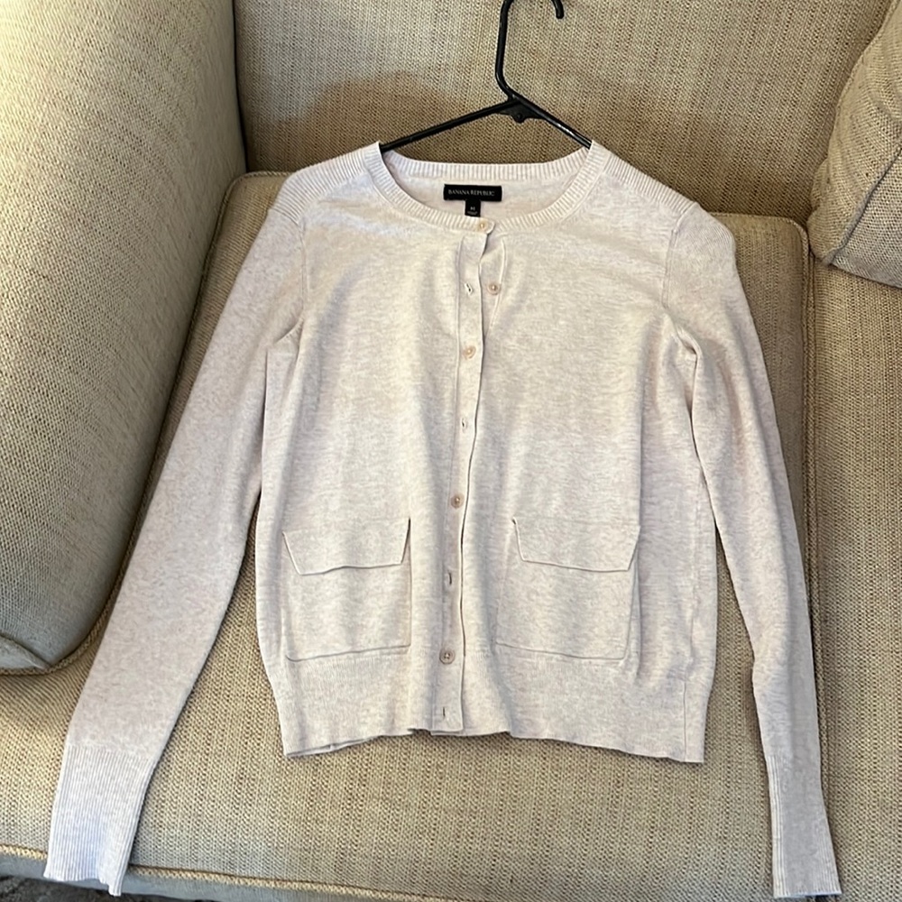 Banana Republic sweater. Size M.